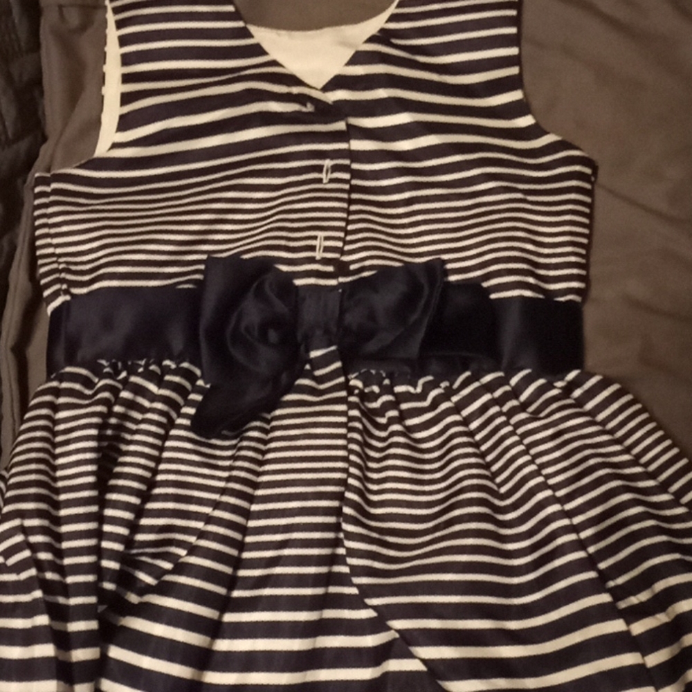 Spring dress - Picture 2 of 2